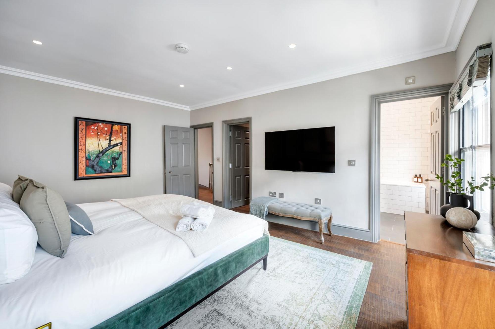 Soho 2 Bedrooms, 3 Beds, 2,5 Bathroom On Location Londra